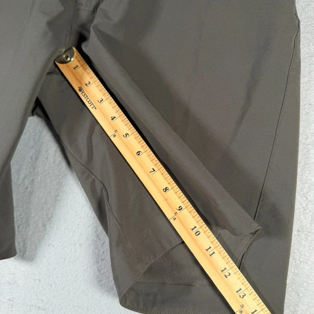 REI Co-op Mens Brown Technical Hiking Shorts Stretch‎ Cargo Size M 33x10 808802
